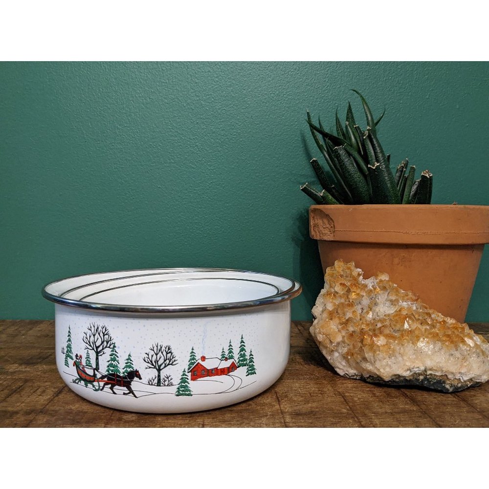 Vintage Aluminum White Enamel Holiday Nesting Bowls - Set of Three